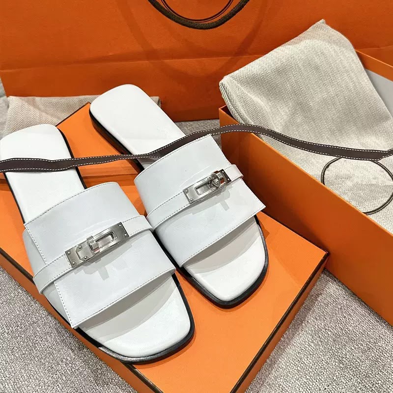Chaussures LACOSTE  Élégance Premium – Confort & Style