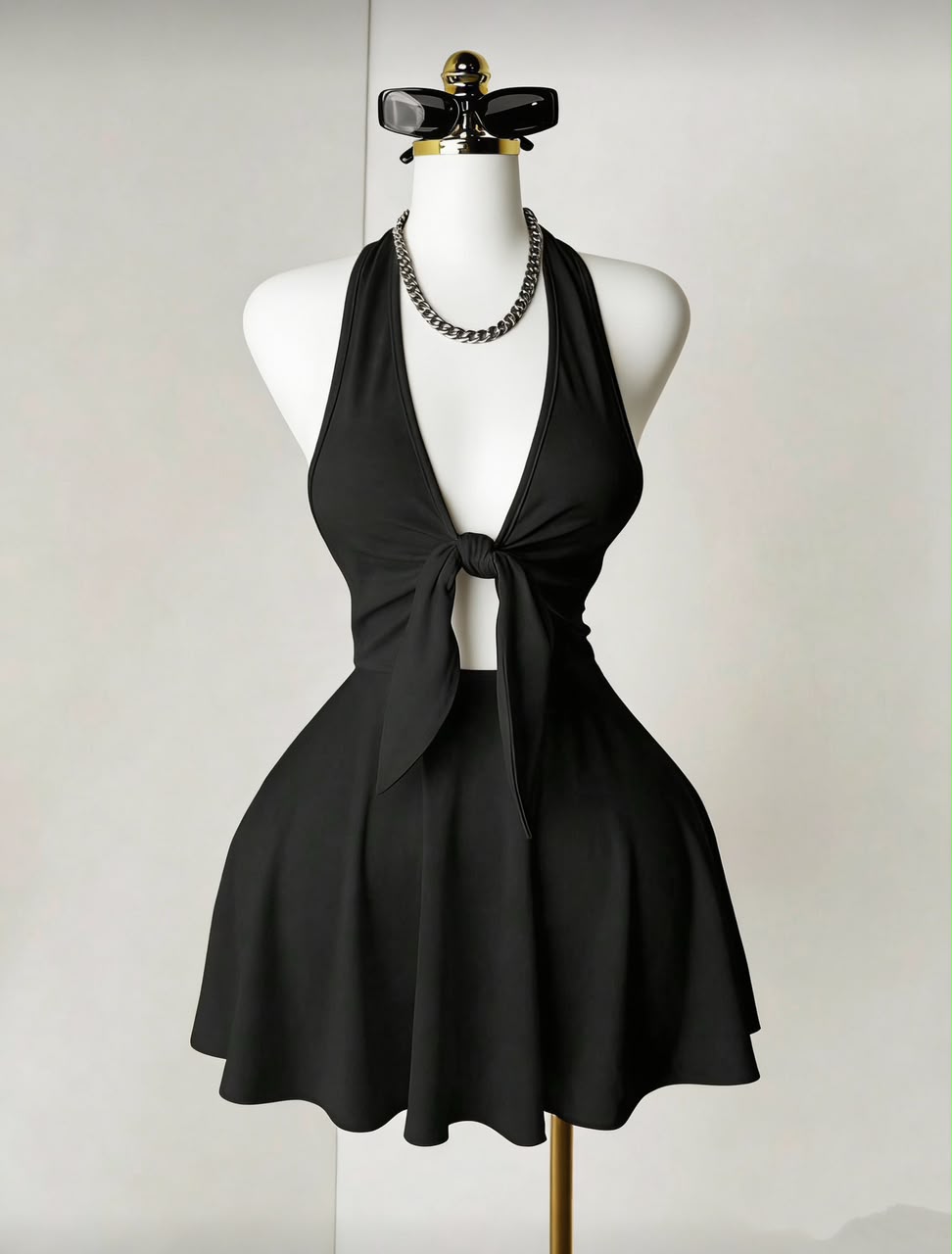 Robe Mini Dos Ouvert – Élégance & Style Tendance