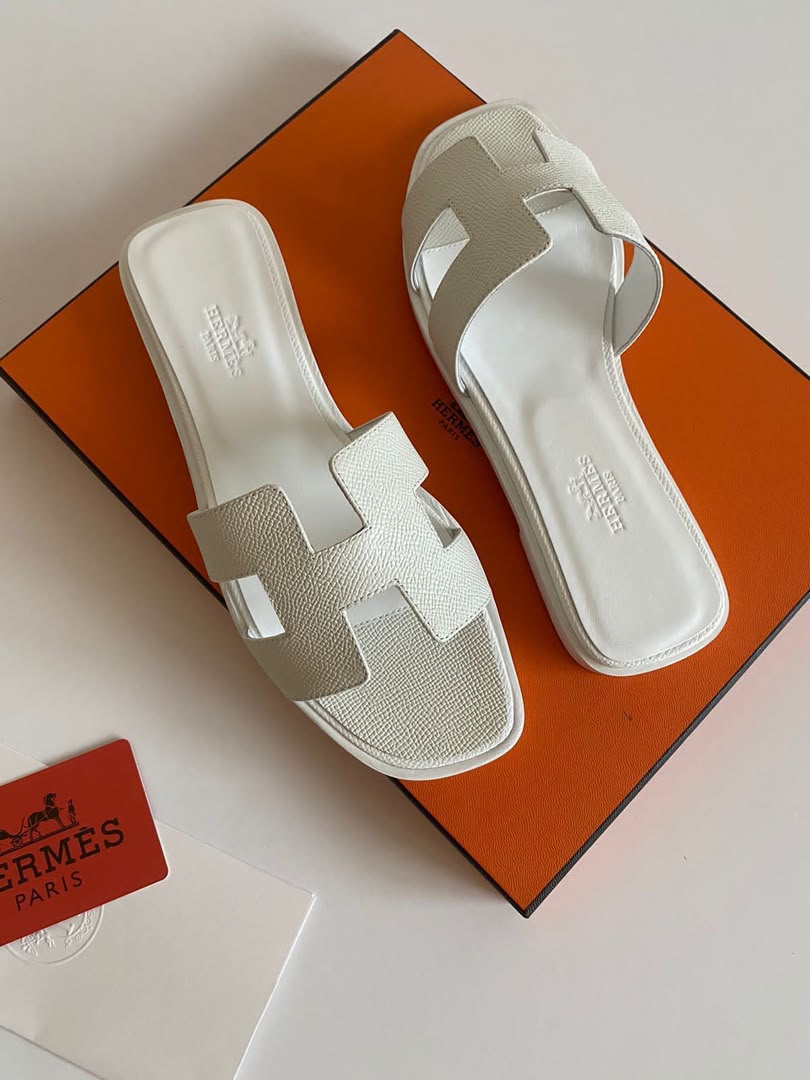 Chaussures Hermès – Luxe et Confort Élégant