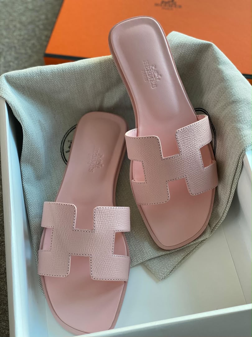 Chaussures Hermès – Luxe et Confort Élégant