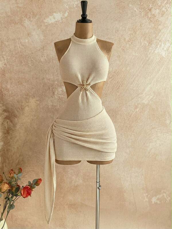Mini-robe dos nu & côtés ouverts | Glamour & Audace