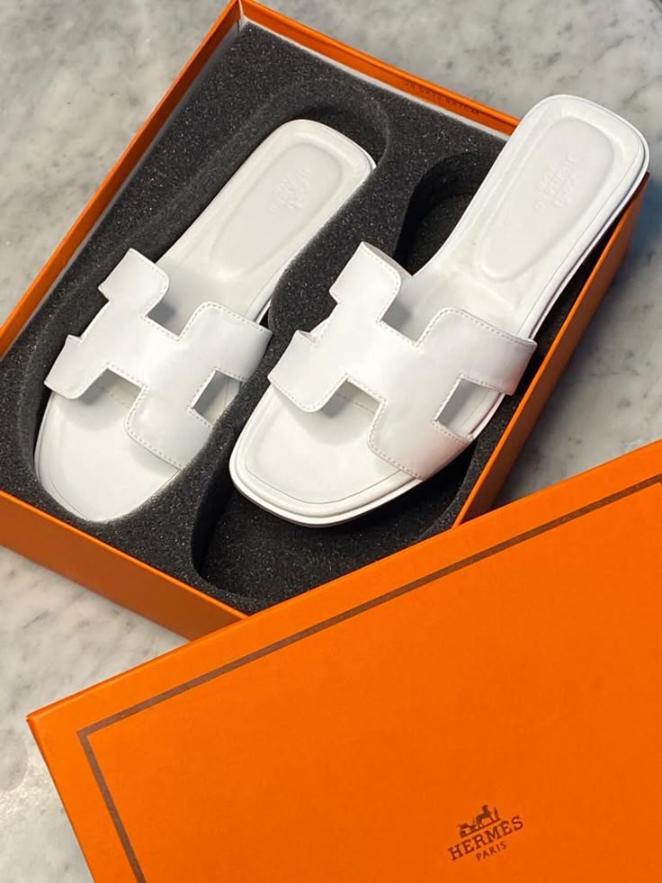 Chaussures Hermès – Luxe et Confort Élégant